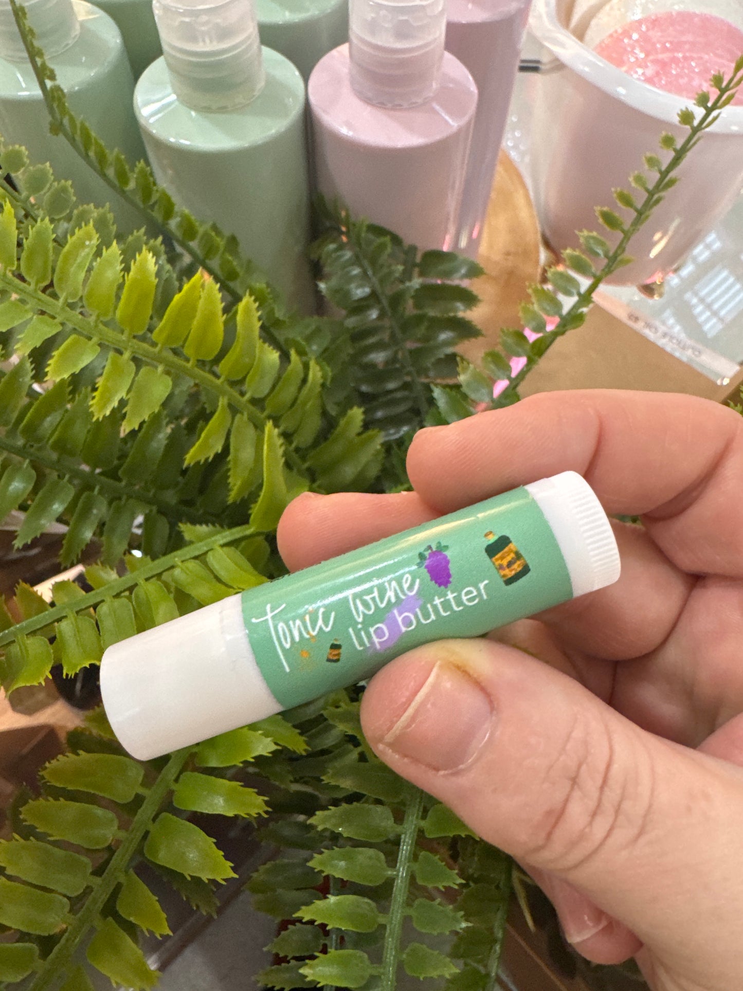 Tonic wine lip balm